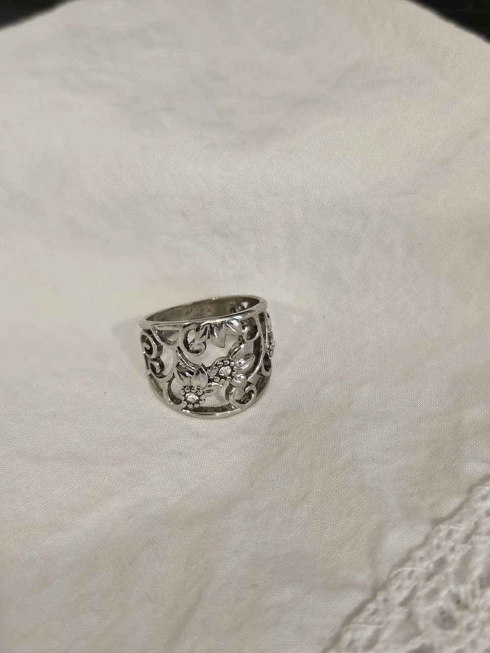 Silver Floral Filigree Statement Ring - Elegant Women's Jewelry